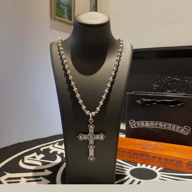 Ch**me He**ts necklaces